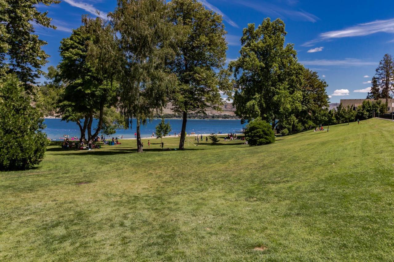 Chelan Resort Suites: Water Sunset Exterior foto